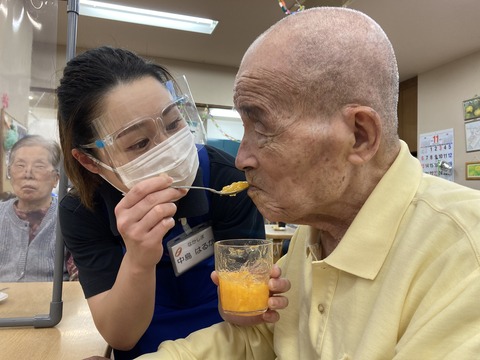 柿を食して小名木川の床にほっぺが落ちた～(小名木川）